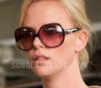 Charlize Theron wears a pair of Christian Dior Zemire sunglasses in Young Adult