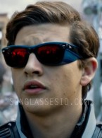 Scott Summers / Young Cyclops (played by Tye Sheridan) wears Ray-Ban New Wayfarer sunglasses in X-Men: Apocalypse.