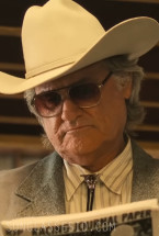 Kurt Russell wears Ray-Ban RB2205 Bill sunglasses in the movie The Rivals of Amziah King.