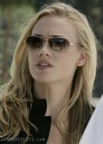 Yvonne Strahovski wears a pair of Anon Informant sunglasses with a gold frame an