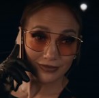 Jennifer Lopez wears Gucci GG0437SA sunglasses in Marry Me (2021).