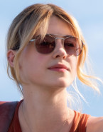 Daisy Edgar-Jones wears Ray-Ban Frank II sunglasses in the 2024 movie Twisters.