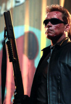 Arnold Schwarzenegger wears Sama T3 sunglasses in Terminator 3: Rise of the Machines (2003).