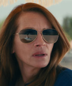 It looks like Julia Roberts wears DL Corrigan sunglasses in the 2023 movie Leave The World Behind (2023).