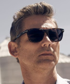 Eric Bana wears the aptly named Tom Ford Eric sunglasses in the 2020 movie The Dry.