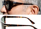The special Phoenix Arrow on the Persol 3074 worn by George Clooney can clearly be seen in this photo. This arrow is a special version of the classic Persol arrow.