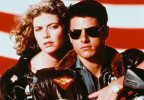 Tom Cruise wearing Ray-Ban 3025 sunglasses in Top Gun