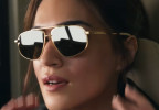 Kriti Sanon wears Bottega Veneta BV1194S sunglasses in the movie Crew.