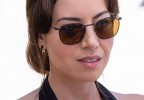 Aubrey Plaza wears Oliver Peoples Goldsen sunglasses in Season 2 of HBO series The White Lotus.