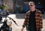 Sylvester Stallone wears Ray-Ban RB3025 Aviator sunglasses in Expend4bles.