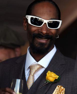 Snoop Dogg wears Arnette 4115 Slammer sunglasses