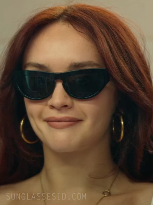 Olivia Cooke wears Burberry BE4422 sunglasses in Episode 1 of the series The Girlfriend (2025).