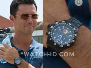 Jeffrey Donovan (as Michael Westen) wears a Chase-Durer SF 1000XL UDT watch in B