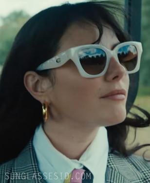 Kaya Scodelario wears white Coach CAD18 HC8418U sunglasses in Season 2 of The Gentlemen.