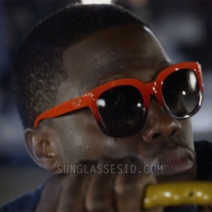 Kevin Hart wears Coach HC8047 L035 Casey sunglasses in the movie Ride Along 2.