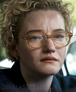 Julia Garner wears a pair of Jacques Marie Mage HISAO eyeglasses in the movie Weapons.