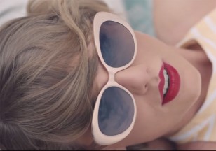 In the music video Blank Space, Taylor Swift wears a pair of Linda Farrow 282 sunglasses.