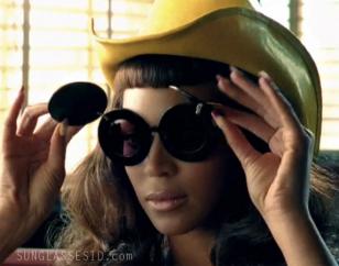 Beyonce with Linda Farrow Jeremy Scott Mickey Mouse sunglasses in Telephone