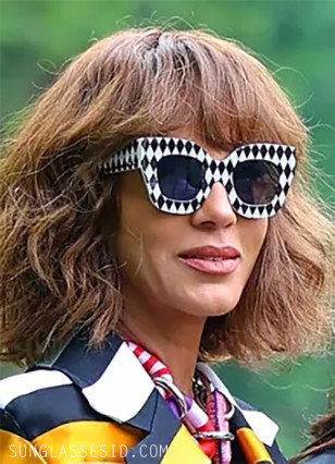 Nicole Ari Parker wears Maryam Keyhani Harlequin sunglasses in Season 3 of the HBO Max series And Just Like That.
