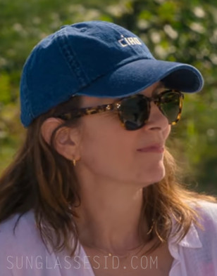 Tina Fey wears Moscot Momza Sun sunglasses in Episode 3 of The Four Seasons.
