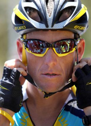 Lance Armstrong wearing Oakley Jawbone Livestrong