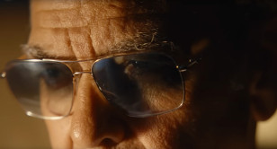 George Clooney wears Oliver Peoples Clifton sunglasses in Jay Kelly.