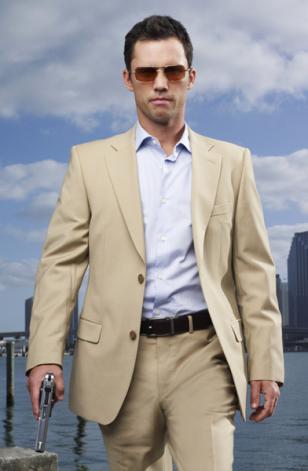 Jeffrey Donovan wearing Oliver Peoples Victory in the series Burn Notice