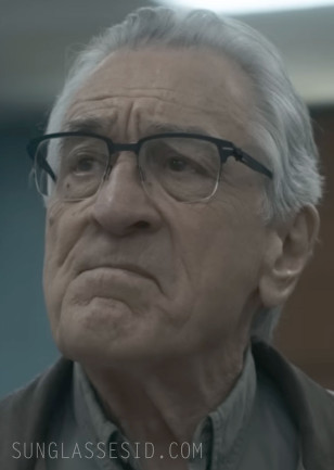 Robert De Niro wears Ovvo 6041 eyeglasses in the movie The Whisper Man.