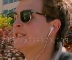 In this scene, where Ansel Elgort is running, the right lens of the Persol sunglasses is missing