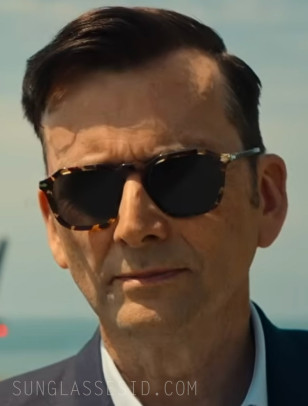 David Tennant also wears Persol PO3292 sunglasses in Season 2 of the series Rivals (2024).