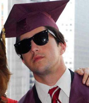 Josh Peck wearing Ray-Ban 2140 Wayfarer sunglasses in the movie The Wackness