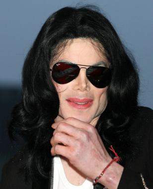 Michael Jackson wearing the black Ray-Ban 3025 sunglasses