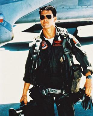 Tom Cruise wearing Ray-Ban 3025 sunglasses in Top Gun