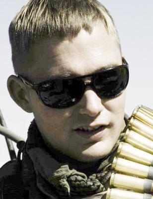 Brian Geraghty wearing Ray-Ban sunglasses in The Hurt Locker