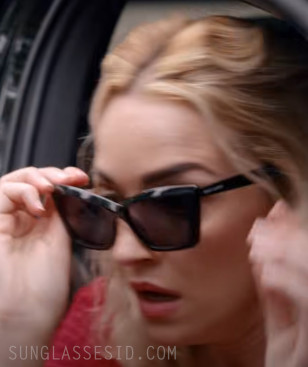 Brianne Howey wears Saint Laurent SL 657 sunglasses in Season 3 of Ginny & Georgia.