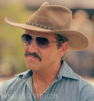 Max Casella wears KBL Silver City sunglasses in the series Tulsa King (2023).