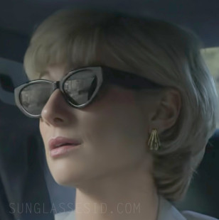 It looks like Elizabeth Debicki as Diana wears Chimi 06 sunglasses Season 6 of The Crown.