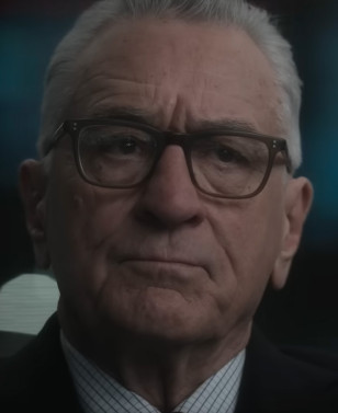 Robert De Niro wears a pair of eyeglasses throughout Zero Day.