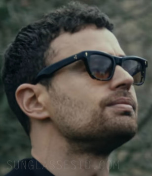 Theo James wears Jacques Marie Mage sunglasses in Episode 4 of the series The Gentlemen.