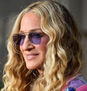 Sarah Jessica Parker wears Mykita Claas sunglasses in the series And Just Like That...