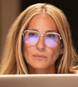 Sarah Jessica Parker wears Mykita Meryl eyeglasses in Season 1 of And Just Like That... (2021).