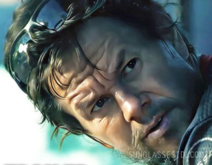 Mark Wahlberg wears Oakley Flak 2.0 XL sunglasses in the movie Arthur The King