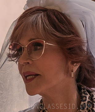 Jane Fonda wears Oliver Peoples Rayette sunglasses in Book Club: The Next Chapter.