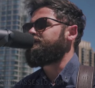 Musician Passenger wears Ray-Ban RB4278 sunglasses in Heart To Love (Acoustic Live from a rooftop in Manhattan)