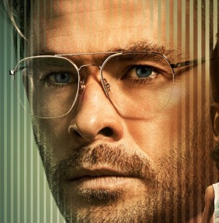 Chris Hemsworth wears Ray-Ban RX6444 eyeglasses in the movie Spiderhead.