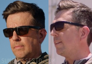 Ed Helms wears a pair of unidentified sunglasses in Corporate Animals.