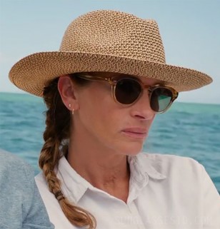 Julia Roberts wears a pair of Oliver Peoples sunglasses in Ticket To Paradise.