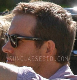 Ryan Reynolds wears a pair of Tom Ford sunglasses in Selfless while driving a Lamborghini