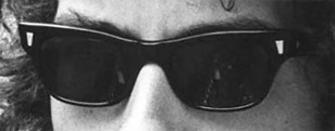 Bob Dylan's original sunglasses (pictured here) also have the trapezoid rivets.