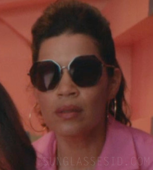 America Ferrera as Gloria wears Vogue VO4224 sunglasses in Barbie (2023).
